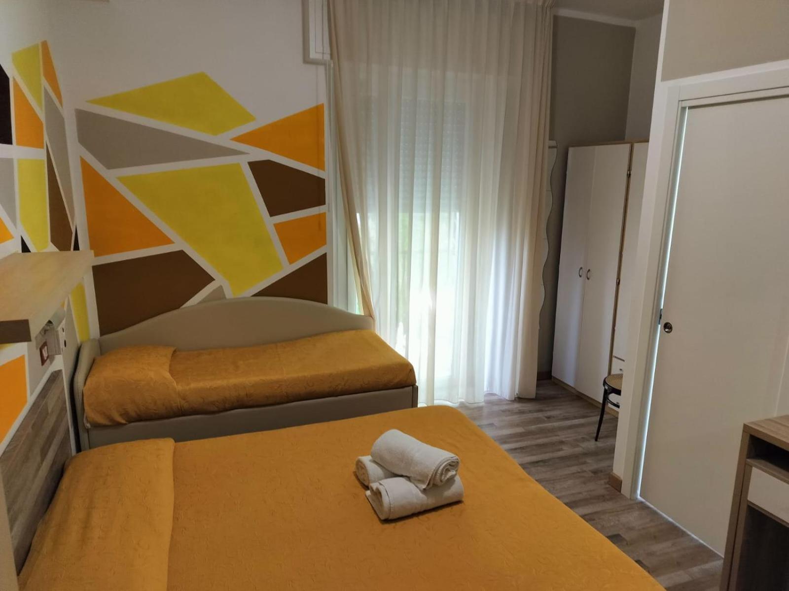Hotel Corallo Garni Cattolica Exterior foto