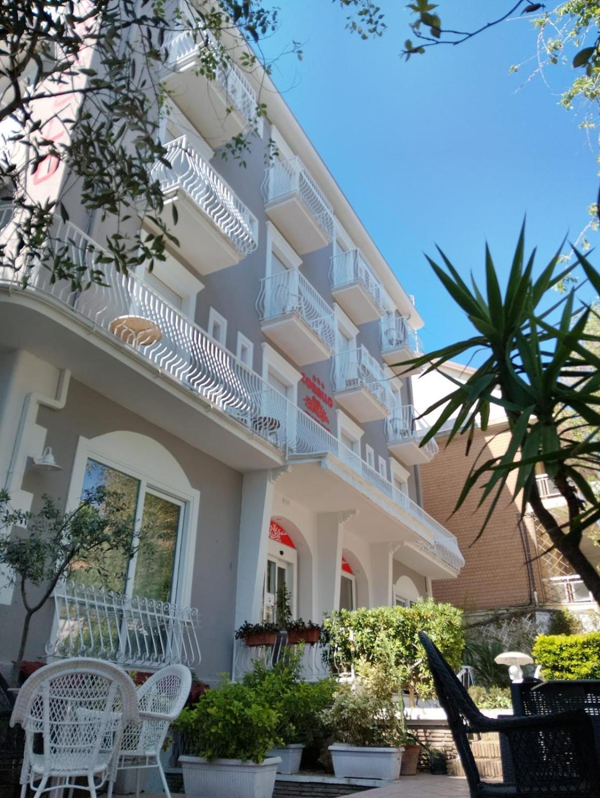 Hotel Corallo Garni Cattolica Exterior foto